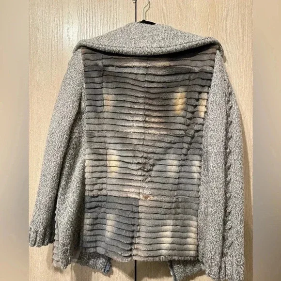 Krio Wool and Fur Coat - Picture 12 of 12